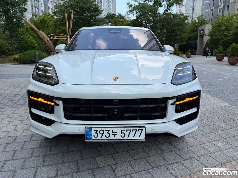 Porsche Cayenne 4.0 2026 — photo 1, buy with delivery to Moscow