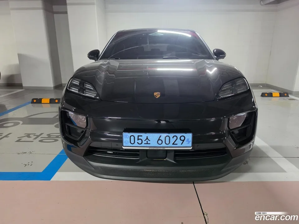 Porsche Macan Electric 4S 2025 — photo 1, buy with delivery to Moscow