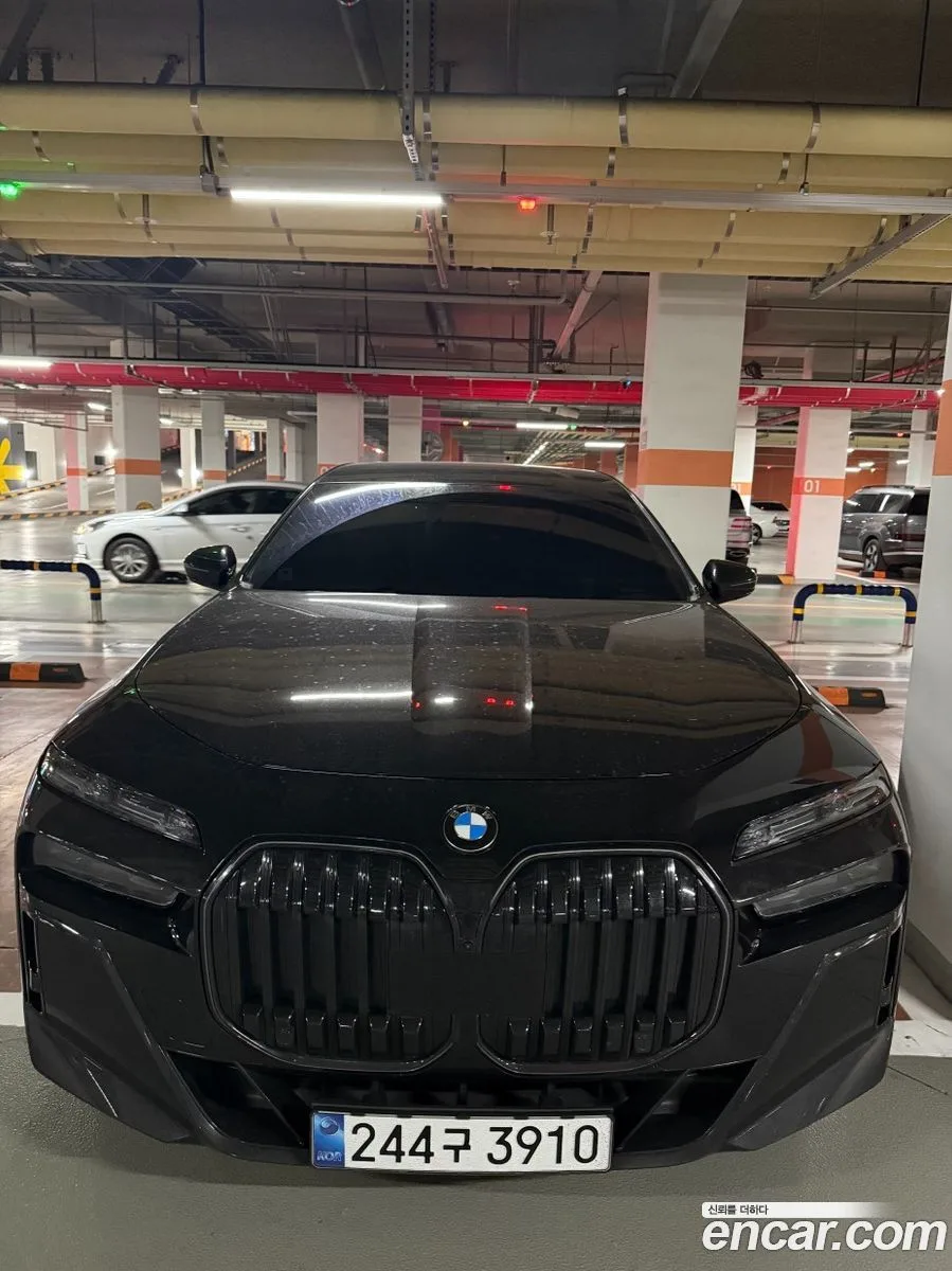 BMW 7 Series 740i xDrive M 2025 — фото 1, купить с доставкой в Москву