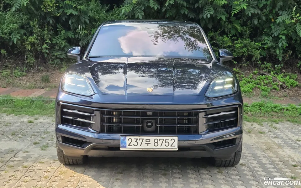 Porsche Cayenne 3.0 E- 2025 — thumbnail 3