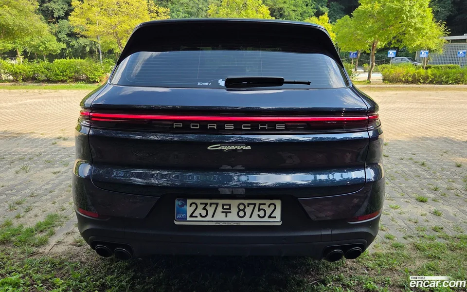 Porsche Cayenne 3.0 E- 2025 — thumbnail 4
