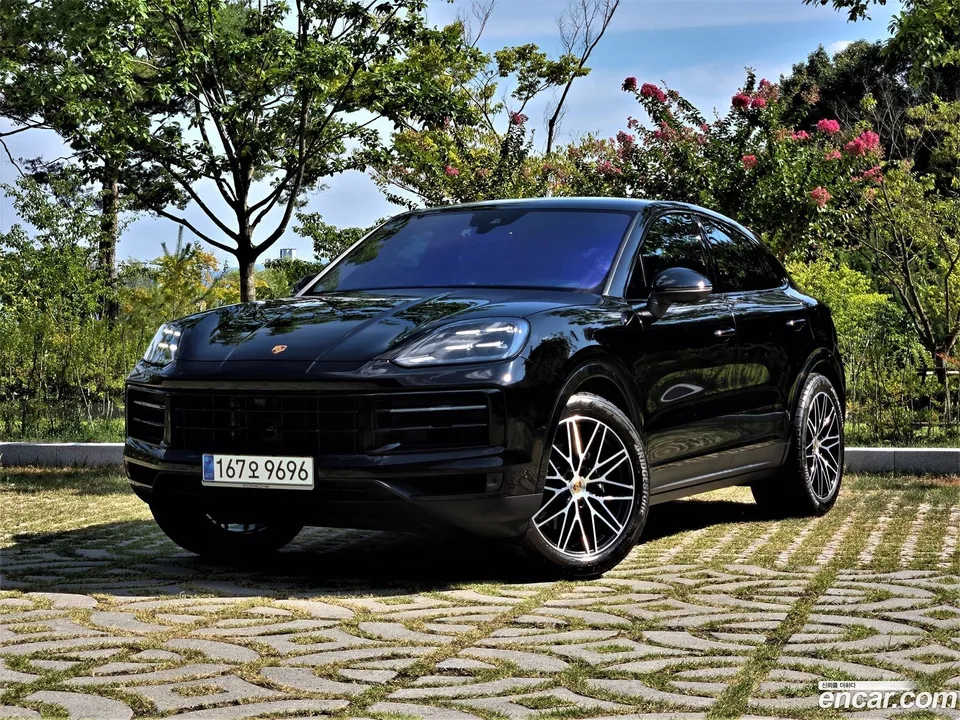 Porsche Cayenne 3.0 2023 — photo 1, buy with delivery to Moscow