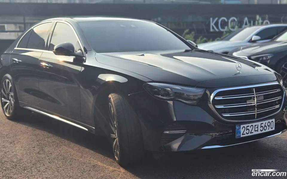 Mercedes-Benz E-Class E300 4MATIC 2024 — photo 1, buy with delivery to Moscow
