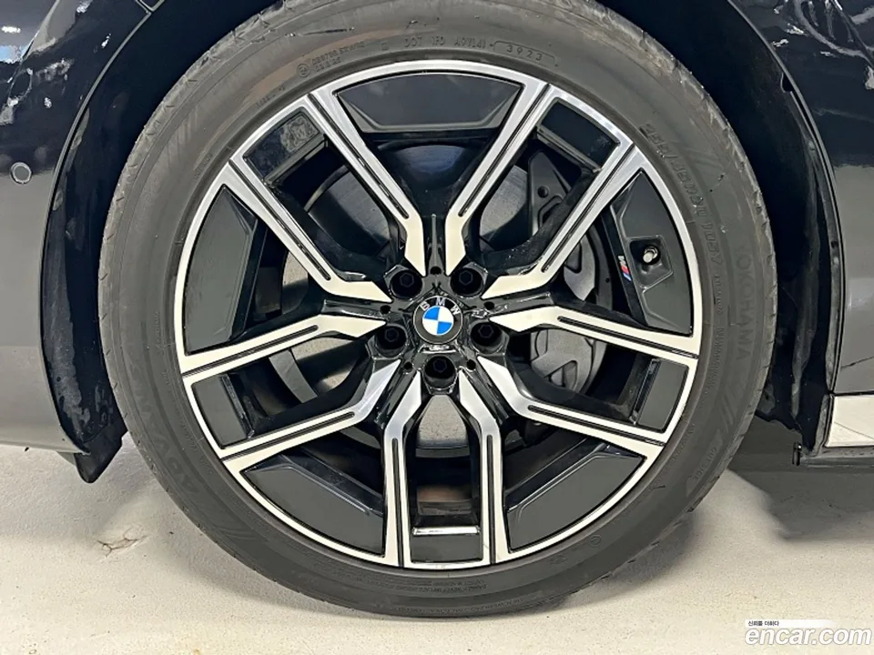 BMW i7 eDrive 50 M 2024 — миниатюра 2