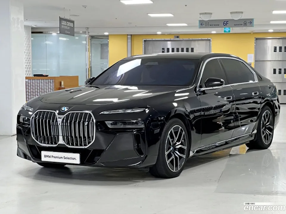 BMW i7 eDrive 50 M 2024 — фото 1, купить с доставкой в Москву