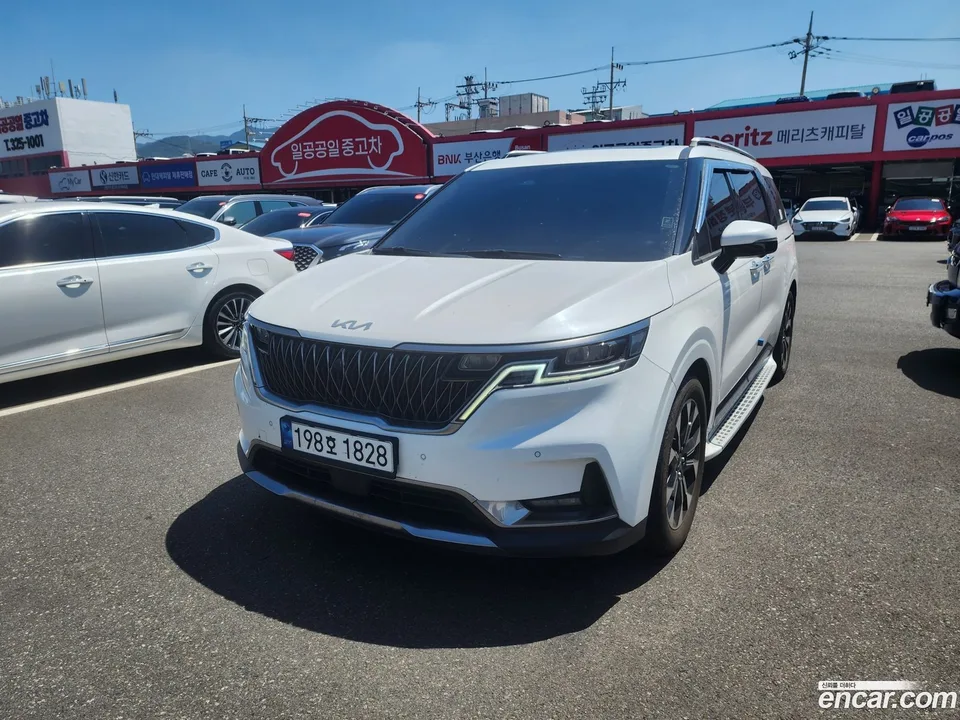Kia Carnival 9 2023 — photo 1, buy with delivery to Moscow