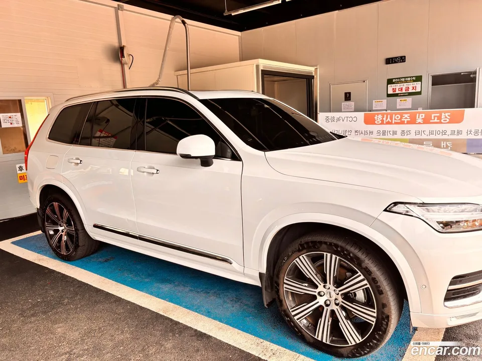 Volvo XC90 B6 2023 — photo 1, buy with delivery to Moscow