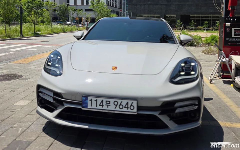 Porsche Panamera (971) 2.9 AWD 2023 — photo 1, buy with delivery to Moscow