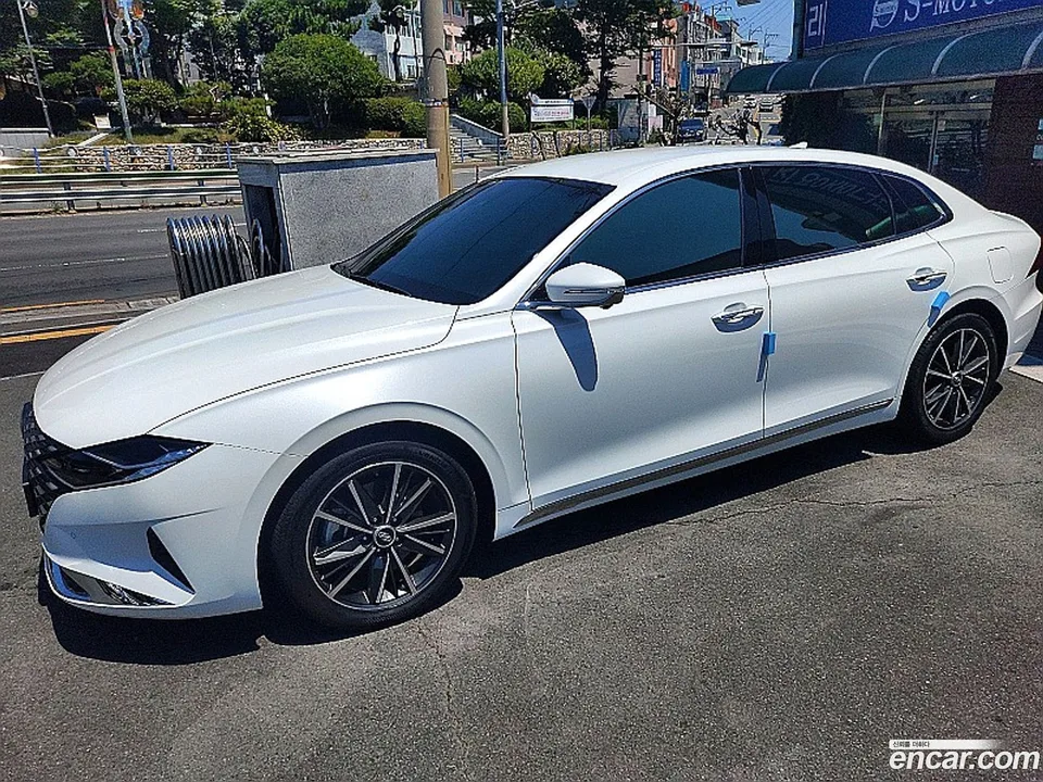 Hyundai Grandeur IG 2.5 2022 — photo 1, buy with delivery to Moscow