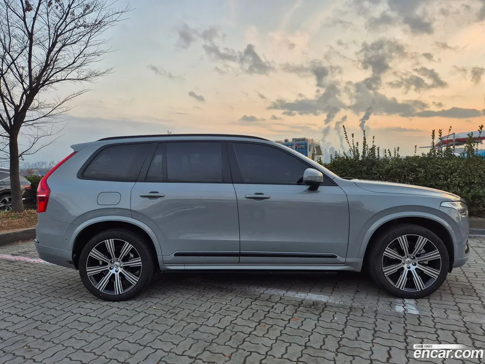 Volvo XC90 B6 2023 — thumbnail 4
