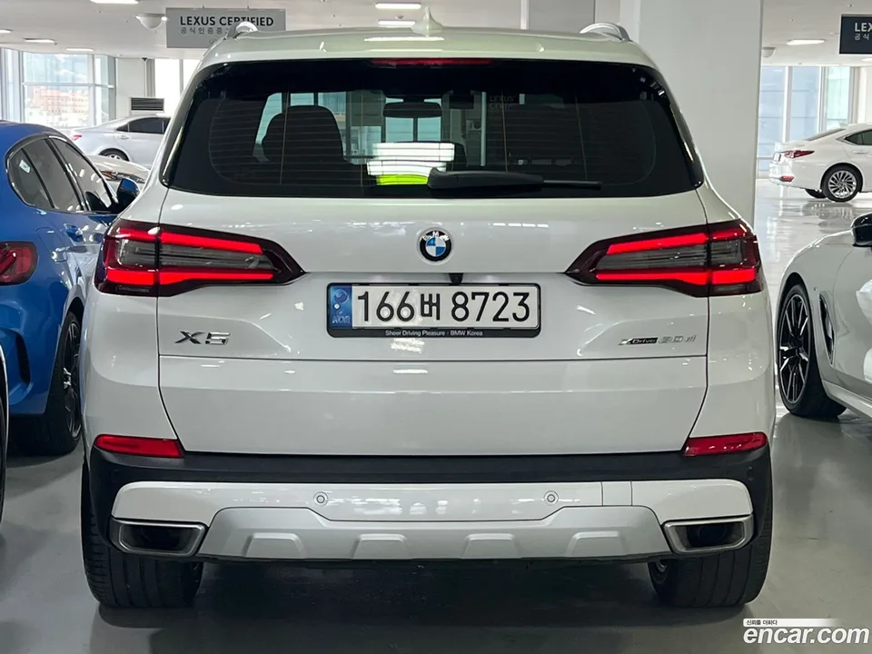 BMW X5 xDrive 30d xLine 2023 — thumbnail 3