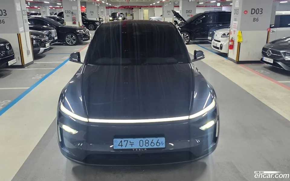 Tesla Model Y AWD 2025 — thumbnail 3