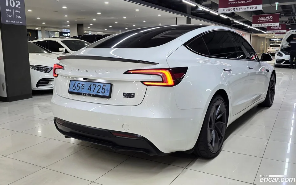 Tesla Model 3 AWD 2025 — thumbnail 2