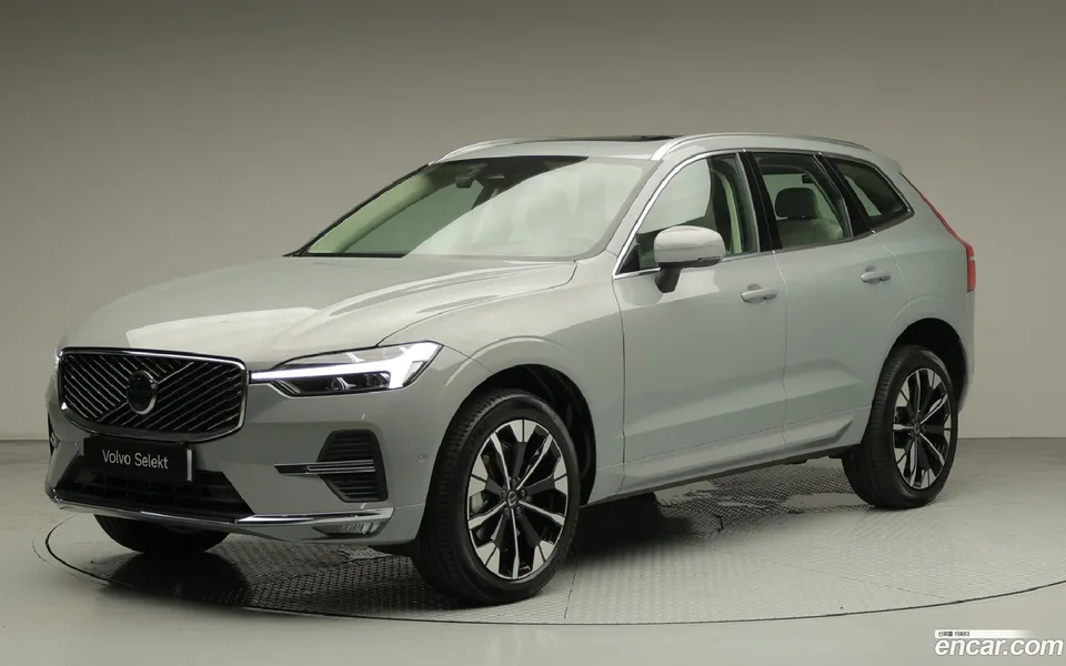Volvo XC60 B5 2026 — photo 1, buy with delivery to Moscow