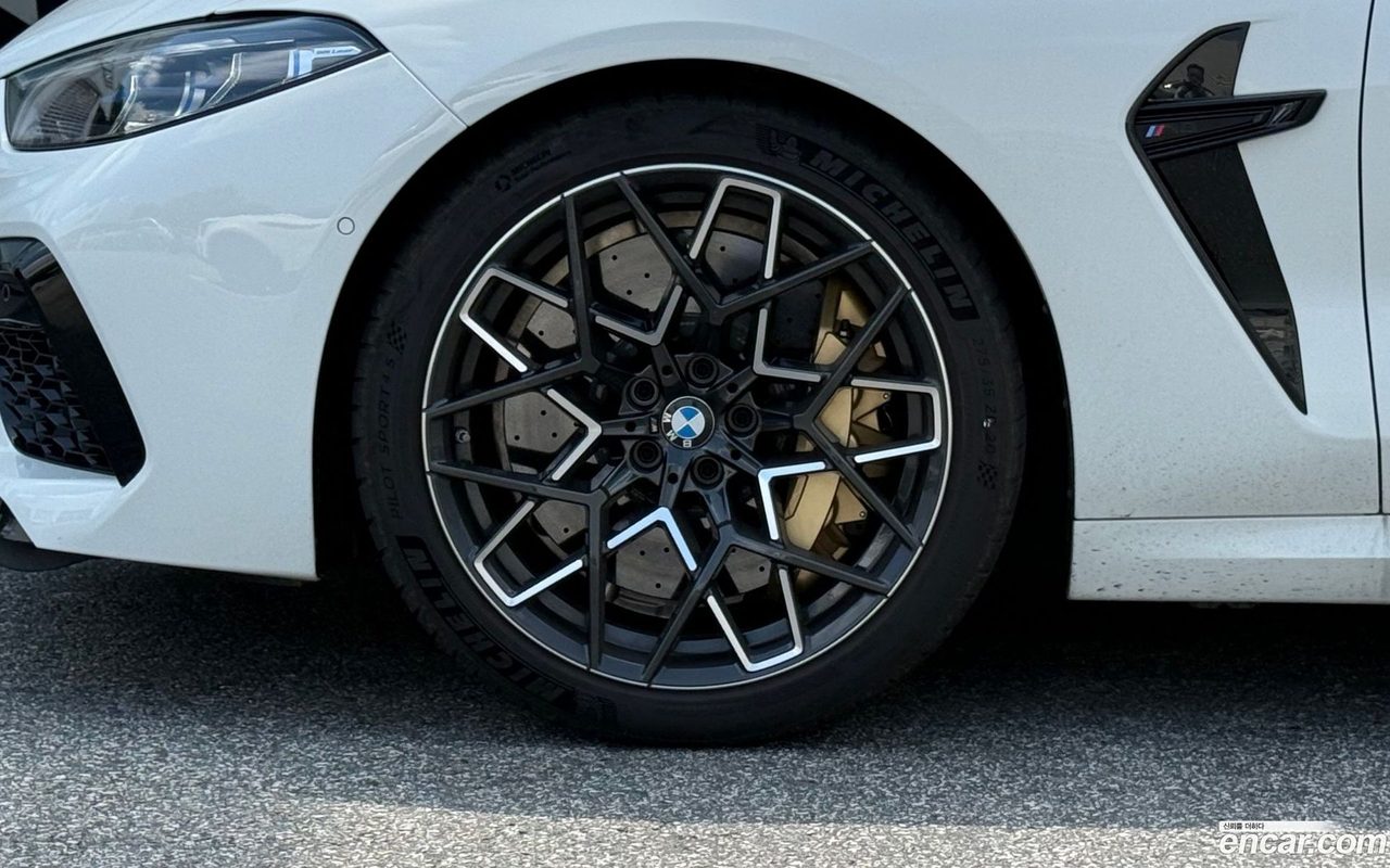BMW M8 2024 — 2