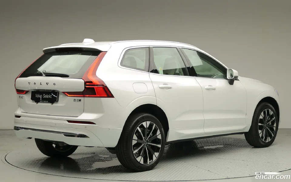 Volvo XC60 B5 2026 — thumbnail 4