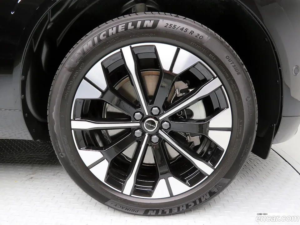 Volvo XC60 B5 2026 — thumbnail 2