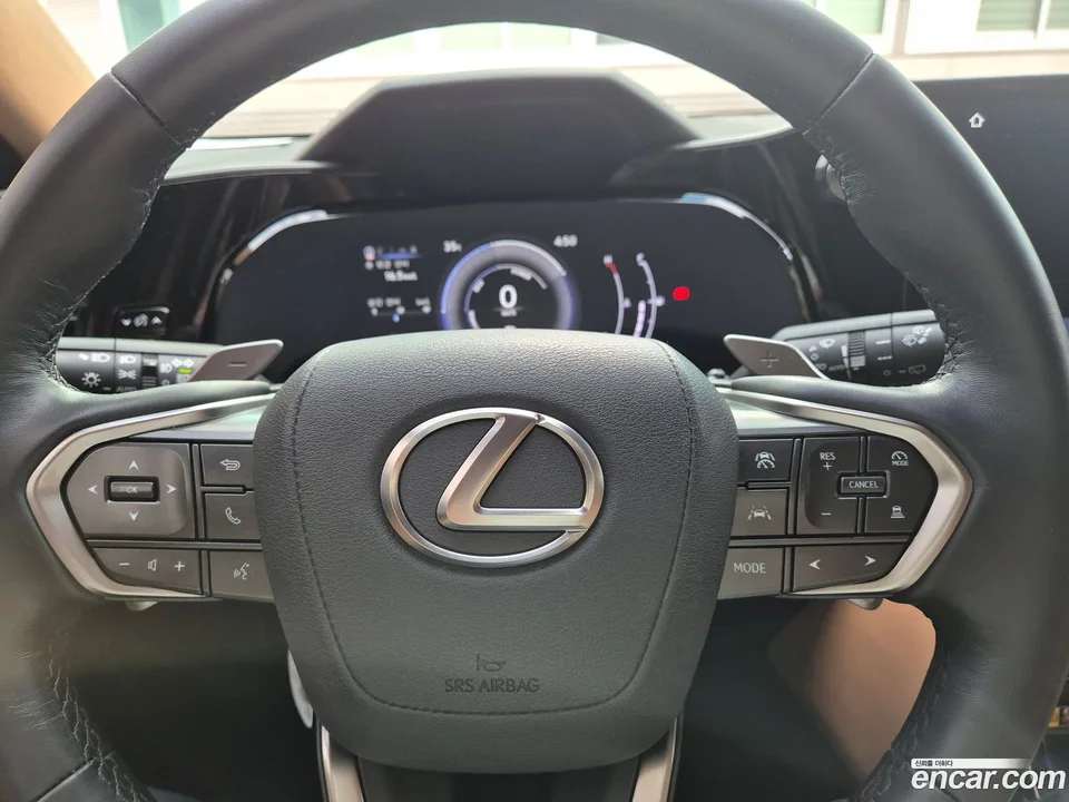 Lexus NX 350h 2025 — thumbnail 2