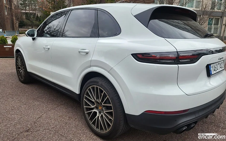 Porsche Cayenne 3.0 2023 — thumbnail 3