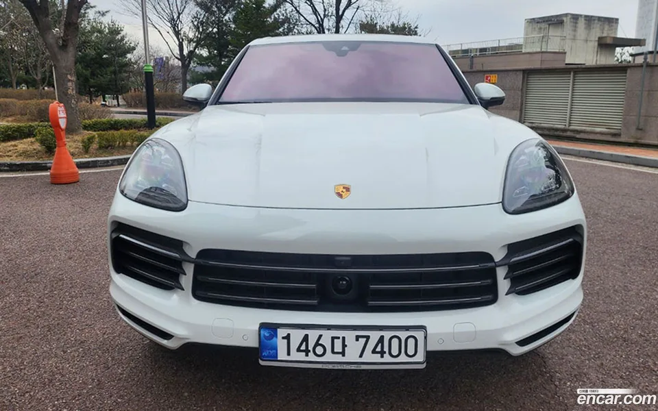 Porsche Cayenne 3.0 2023 — photo 1, buy with delivery to Moscow