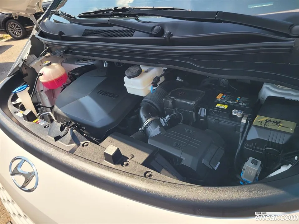 Hyundai Staria 11 2023 — thumbnail 2