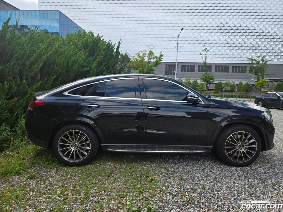 Mercedes-Benz GLE-Class GLE400d 4MATIC 2023 — thumbnail 2