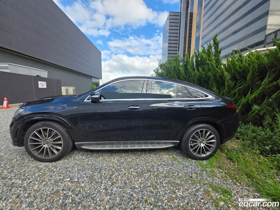 Mercedes-Benz GLE-Class GLE400d 4MATIC 2023 — thumbnail 3
