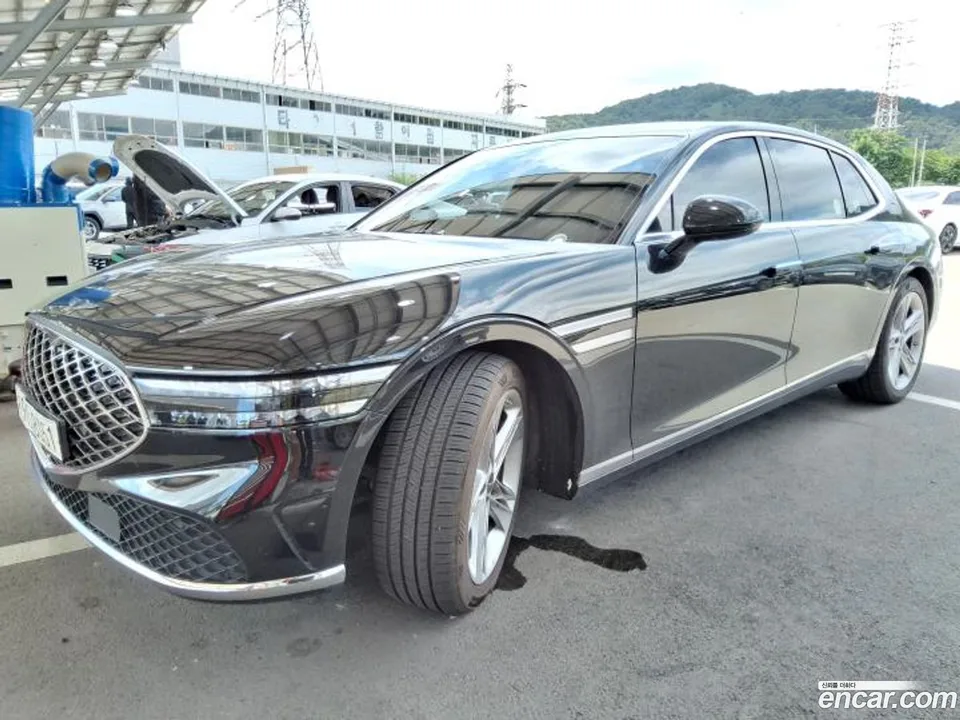 Genesis G90 3.5 AWD 2023 — photo 1, buy with delivery to Moscow