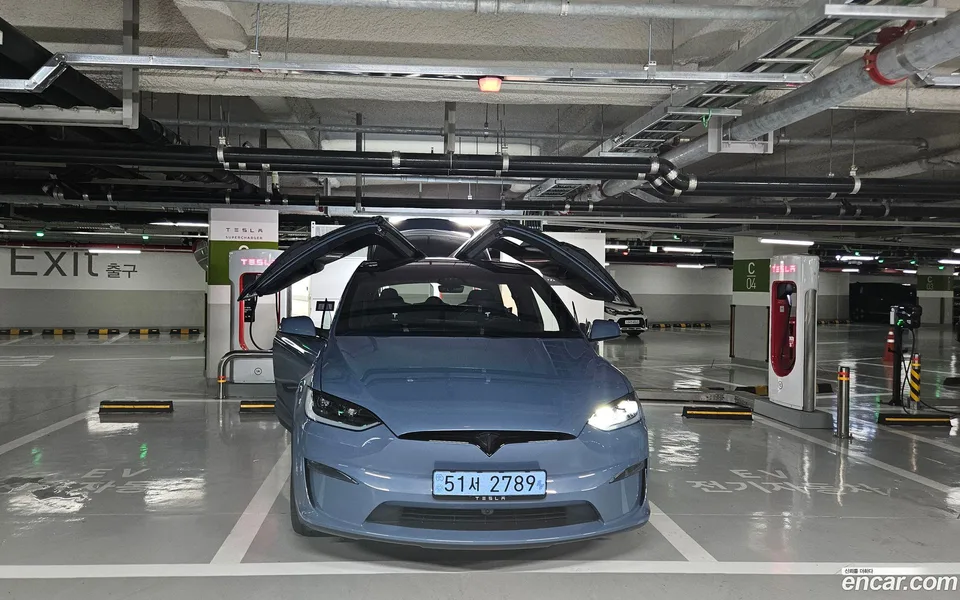 Tesla Model X AWD 2026 — photo 1, buy with delivery to Moscow