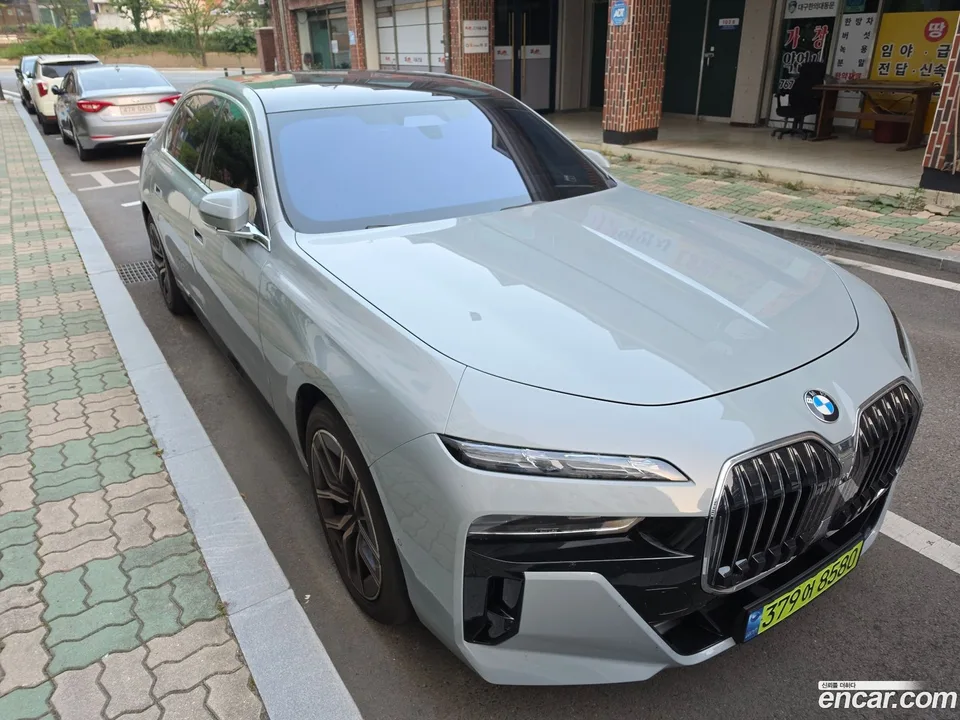 BMW 7 Series 740d xDrive M 2025 — thumbnail 2