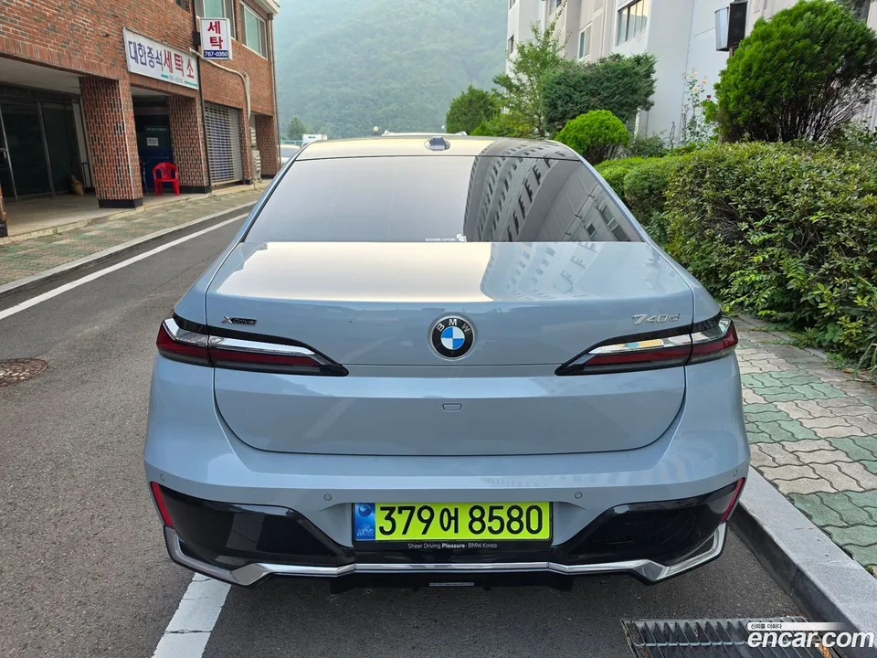 BMW 7 Series 740d xDrive M 2025 — thumbnail 3