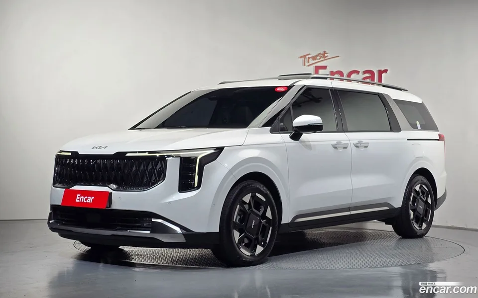 Kia Carnival HEV 9 2024 — photo 1, buy with delivery to Moscow