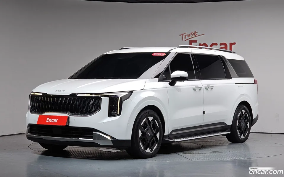 Kia Carnival 7 2024 — photo 1, buy with delivery to Moscow