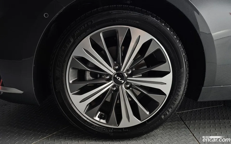 Kia K8 Hybrid 2023 — thumbnail 2