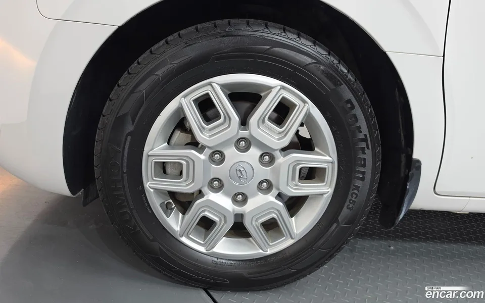 Hyundai Staria L3.5 5 2022 — thumbnail 2