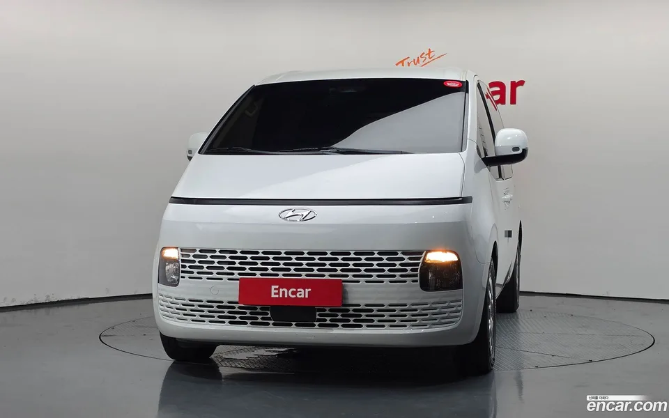 Hyundai Staria L3.5 5 2022 — thumbnail 3