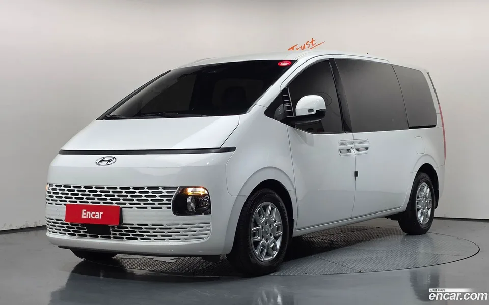 Hyundai Staria L3.5 5 2022 — photo 1, buy with delivery to Moscow