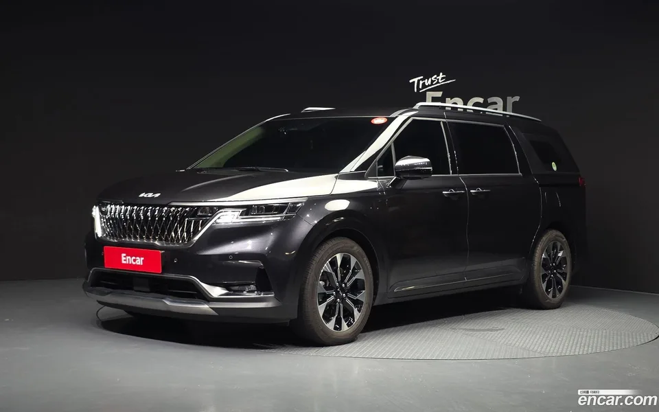 Kia Carnival 7 2022 — photo 1, buy with delivery to Moscow