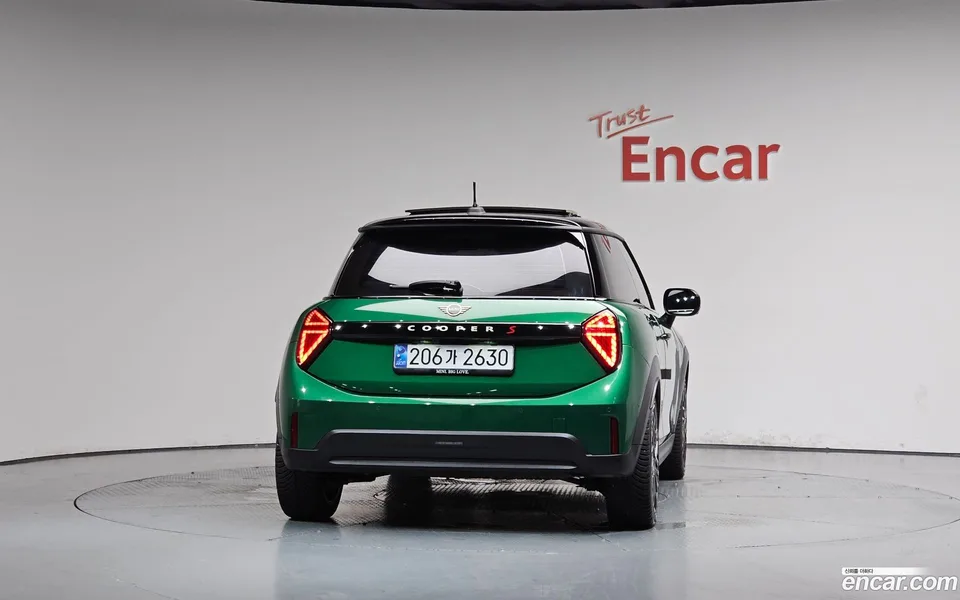MINI Cooper S 2024 — thumbnail 4