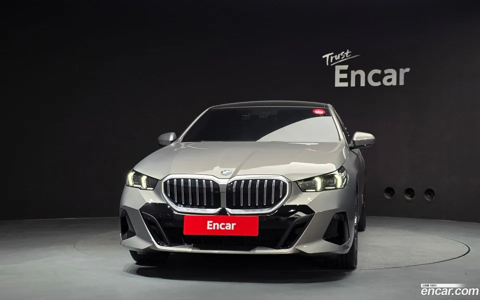 BMW 5 Series 520i M 2026 — thumbnail 3