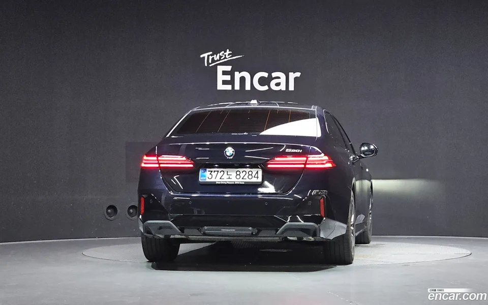 BMW 5 Series 520i M 2025 — thumbnail 4