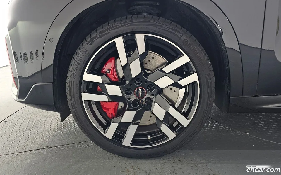 MINI Cooper S Countryman ALL4 JCW 2024 — миниатюра 2