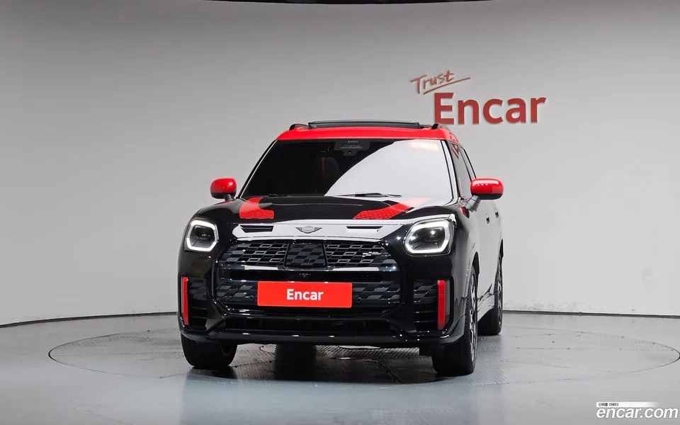 MINI Cooper S Countryman ALL4 JCW 2024 — миниатюра 3