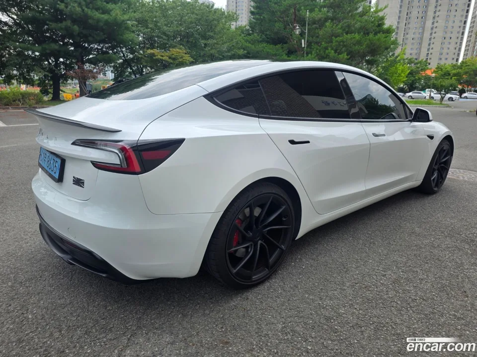 Tesla Model 3 AWD 2024 — thumbnail 3