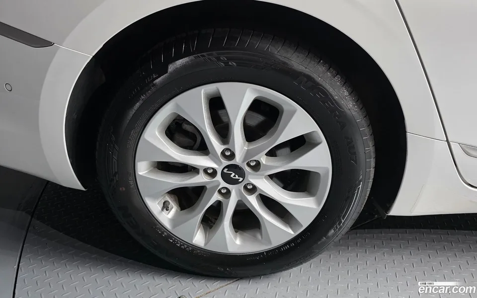 Kia K8 2.5 2WD 2023 — thumbnail 2