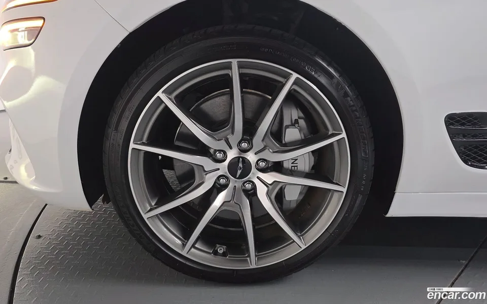 Genesis G70 2.5T 4WD 2025 — thumbnail 2