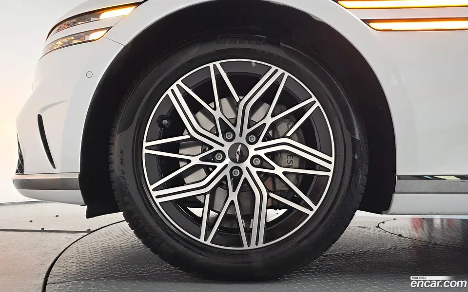 Genesis G90 3.5 AWD 2023 — thumbnail 2