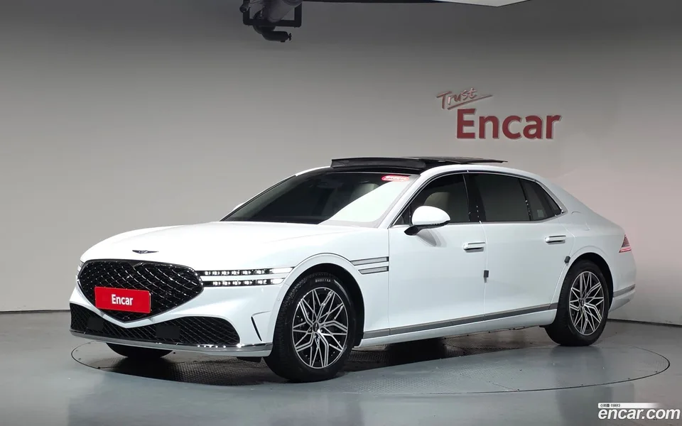 Genesis G90 3.5 AWD 2023 — photo 1, buy with delivery to Moscow
