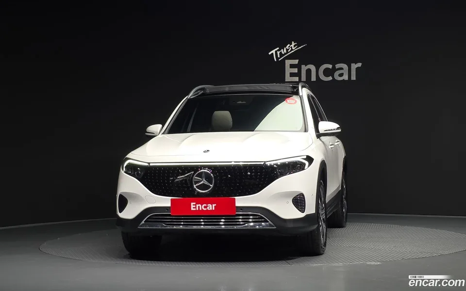 Mercedes-Benz EQB EQB300 4MATIC 2025 — thumbnail 3