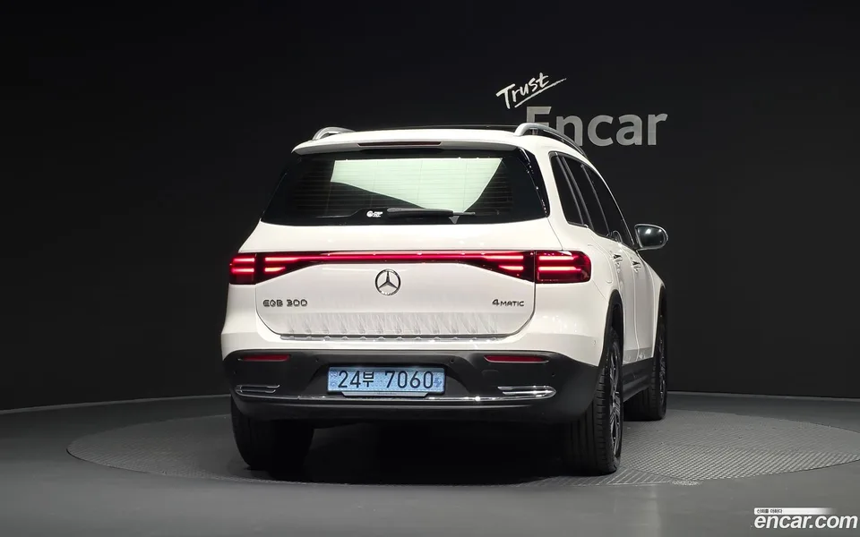 Mercedes-Benz EQB EQB300 4MATIC 2025 — thumbnail 4